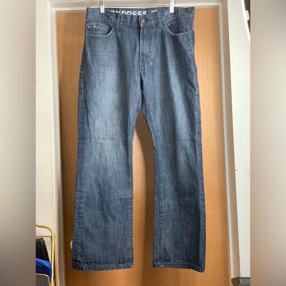 Express Men's Dark Low Rise Bootcut Jeans.   Size-33X30